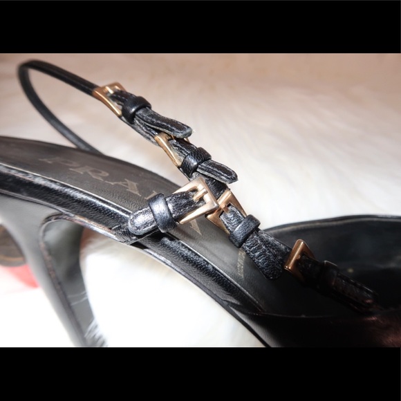 ❄️SALE❄️ PRADA VINTAGE heels - Picture 4 of 8